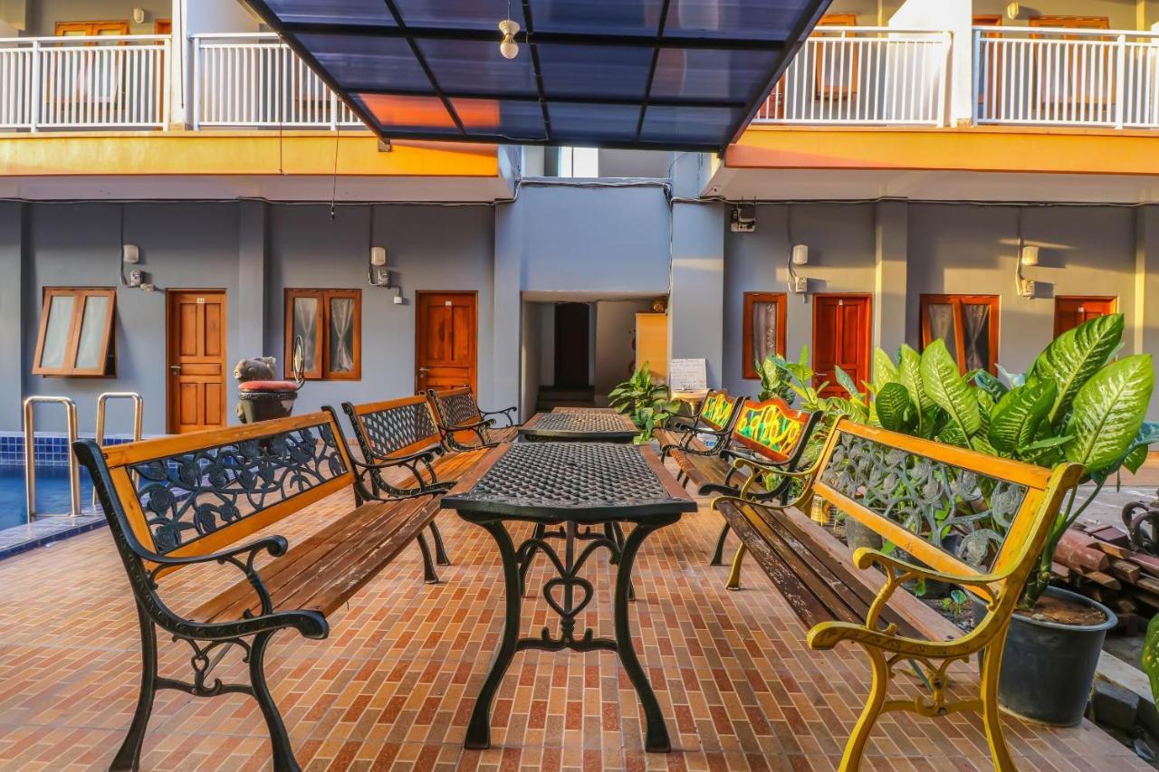 Oyo 1670 Likko Inn Denpasa Buitenkant foto